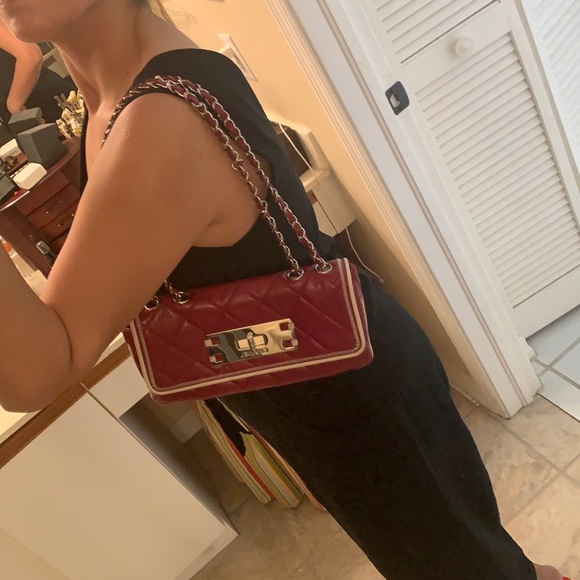 CHANEL east west flap bag in turlington red calfskin - Picture 15 of 17